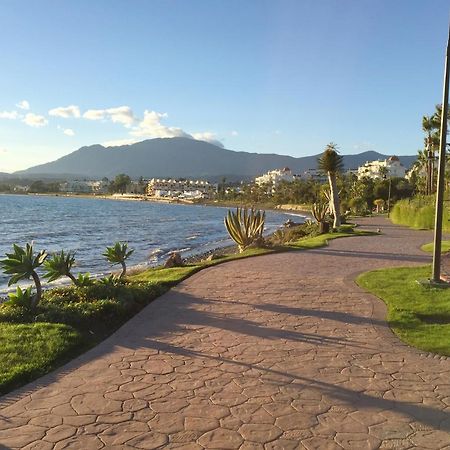 Salinas. Apartment For 4. Terrace/Parking/Pools/Gym/4Mins Beach Estepona Exteriör bild