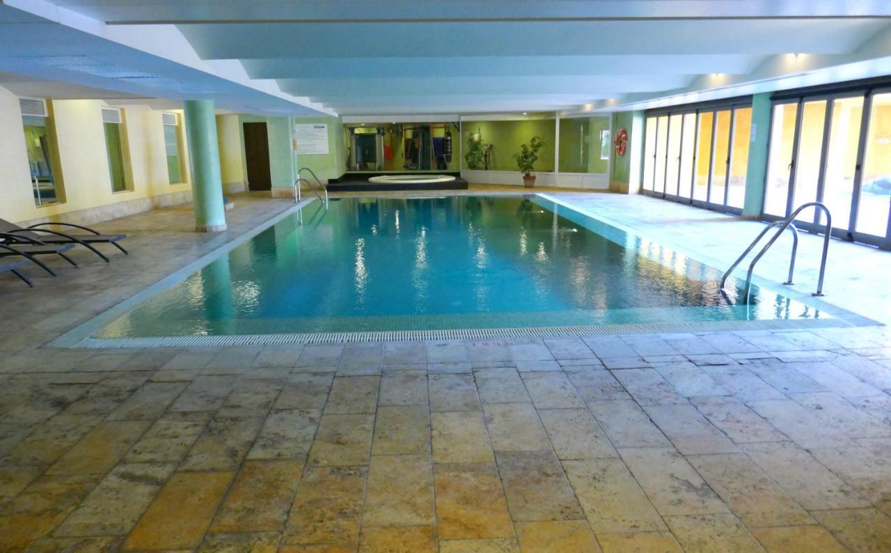 Salinas. Apartment For 4. Terrace/Parking/Pools/Gym/4Mins Beach Estepona Exteriör bild