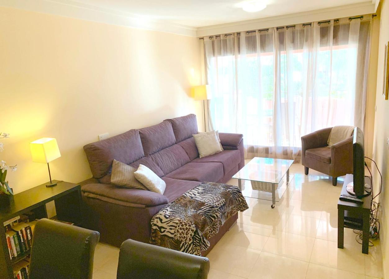 Salinas. Apartment For 4. Terrace/Parking/Pools/Gym/4Mins Beach Estepona Exteriör bild