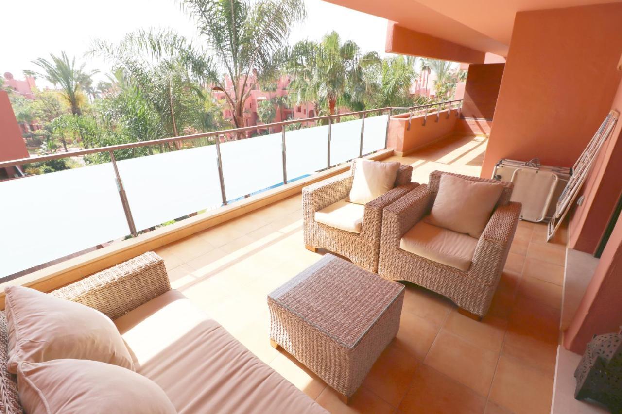 Salinas. Apartment For 4. Terrace/Parking/Pools/Gym/4Mins Beach Estepona Exteriör bild
