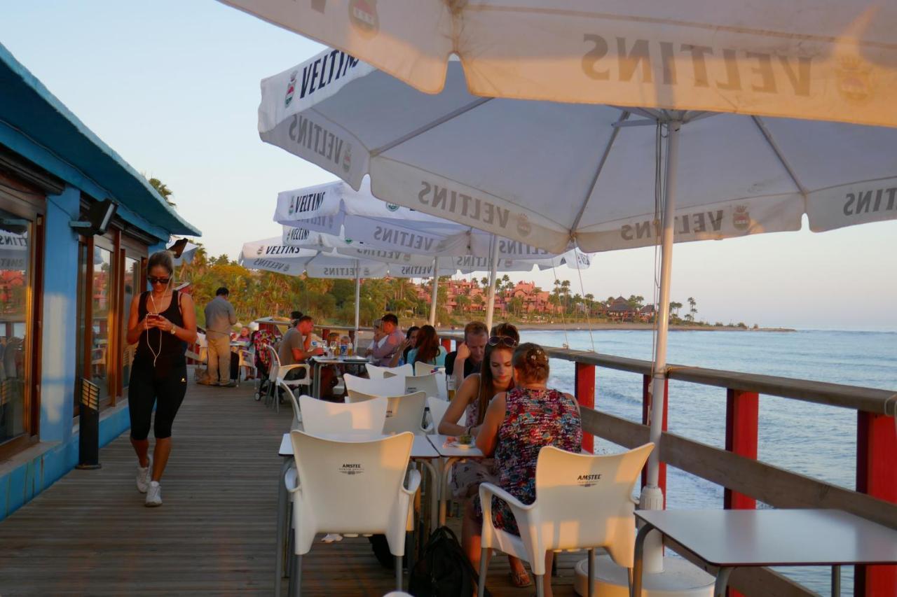 Salinas. Apartment For 4. Terrace/Parking/Pools/Gym/4Mins Beach Estepona Exteriör bild